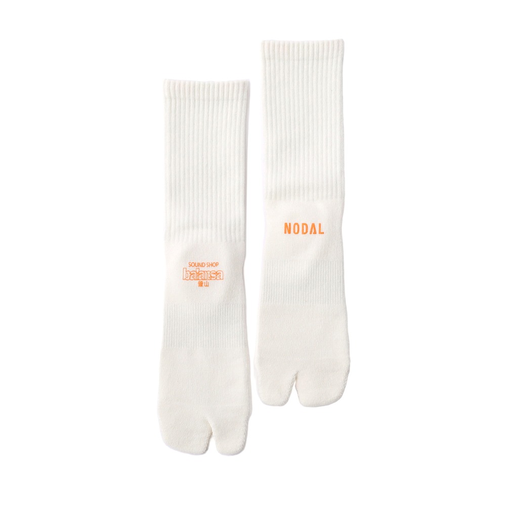 NODAL X Balansa Plain Socks (White)